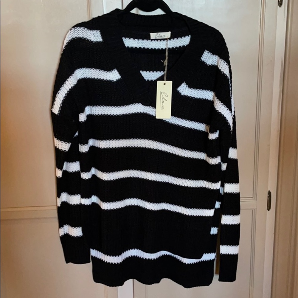 Beautiful black and white sweater!